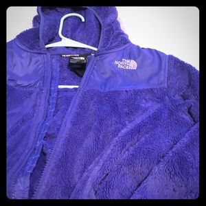 Super cute!!North face fuzzy jacket